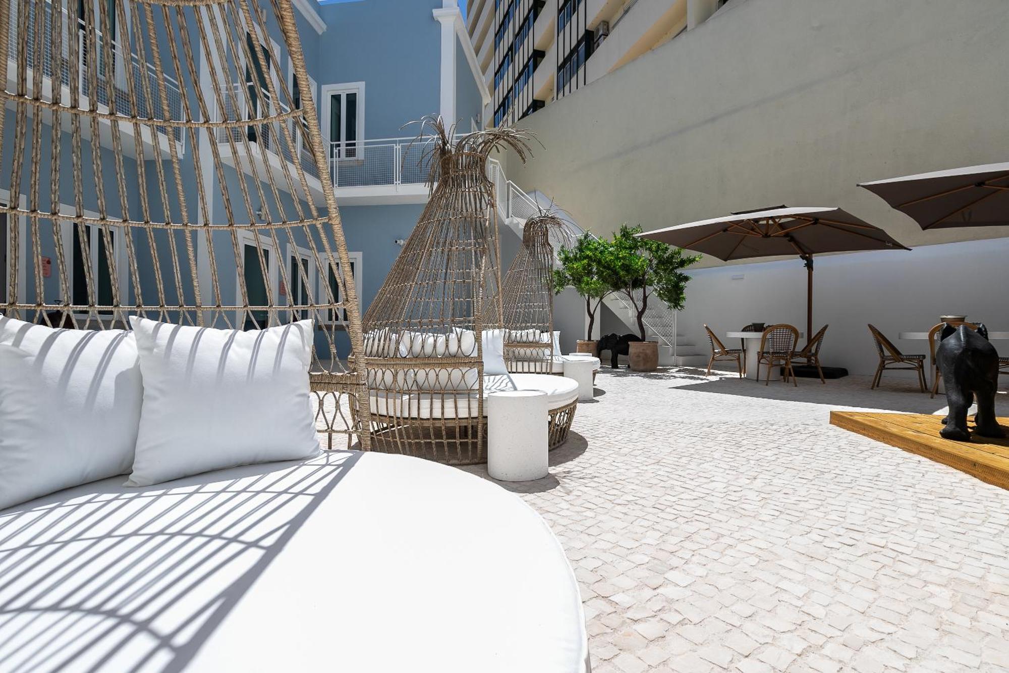 Dona Simone Boutique Suites & Studios - By @ Rita'S Place FAO Dış mekan fotoğraf